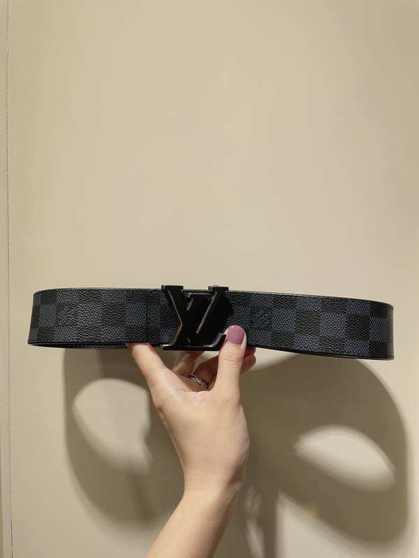 Louis Vuitton 40MM Belt LVB00370